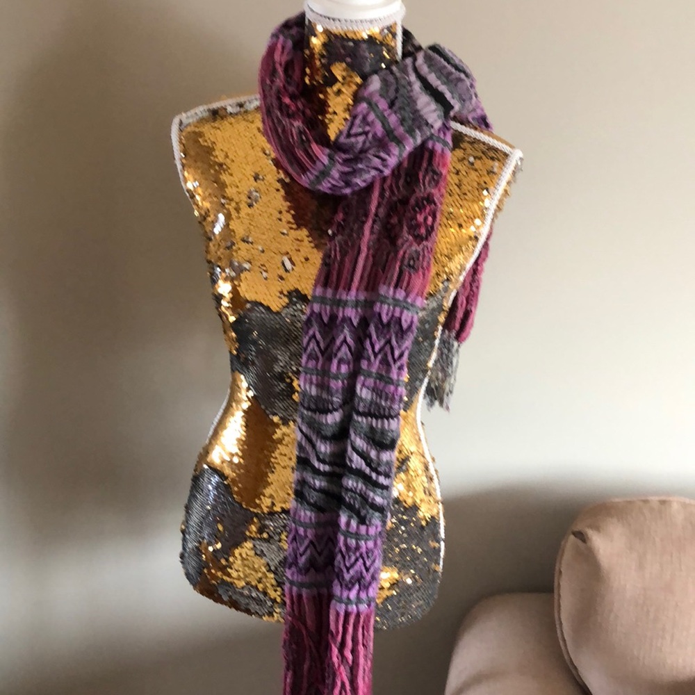 Patterned scarf - Picture 2 of 3
